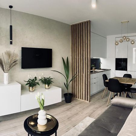 Nowoczesny Apartament Z Garazem Morelova Гданьск Экстерьер фото
